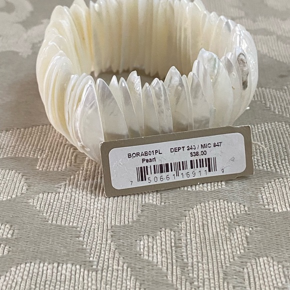 Barse Pearl Bracelet - Picture 6 of 9